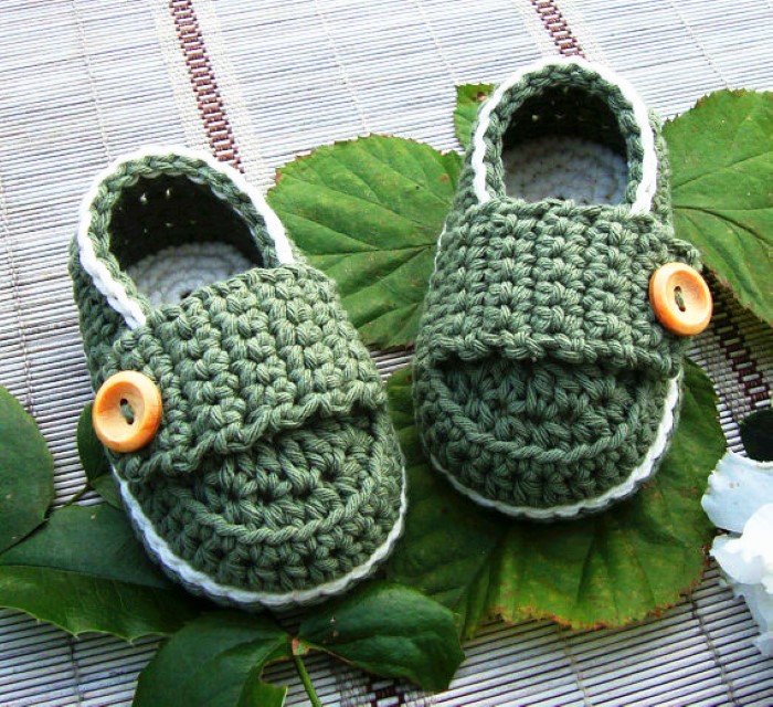 sapatinho de bebe masculino de croche com grafico