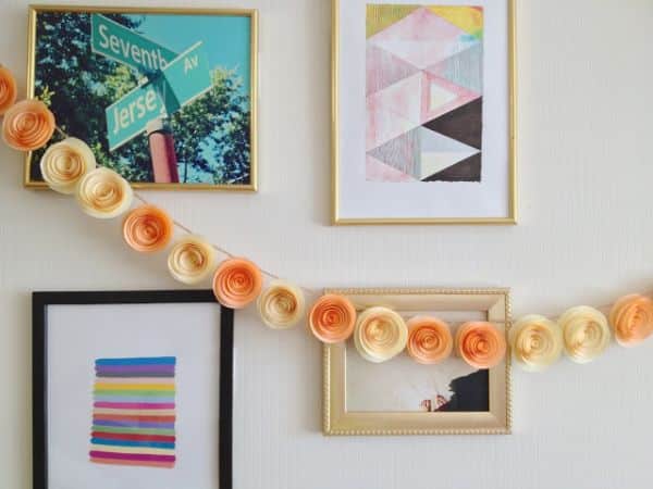 Decoração com flores de papel também pode assumir vários estilos diferentes (Foto: thelovelynest.com)