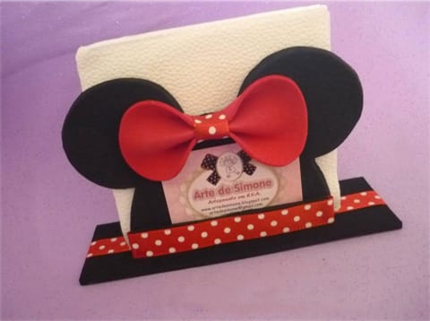 Porta-guardanapo da Minnie em EVA é fácil de fazer e faz a sua festa ficar mais charmosa (Foto: inspiresuafesta.com)