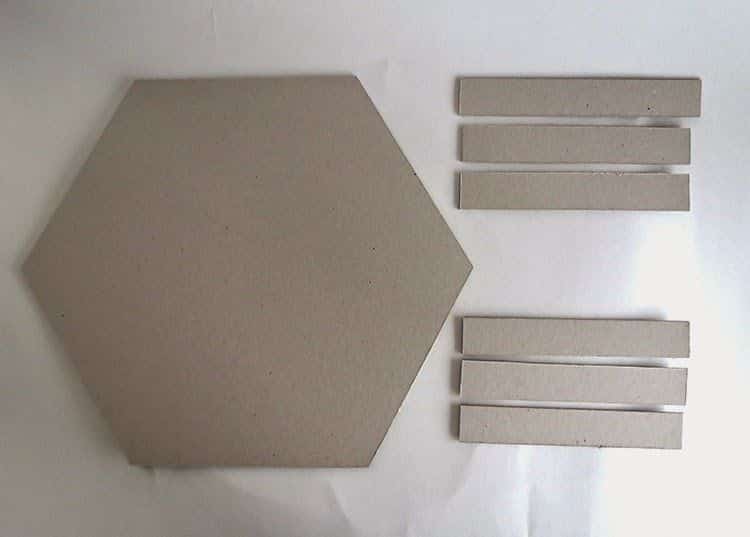 Painel com Pedaços de Papelão Painel com Pedaços de Papelão