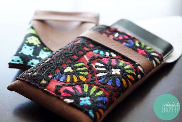 Esta capa de couro para celular tem modelo diferenciado e muito estilo (Foto: mintedstrawberry.blogspot.com.br)