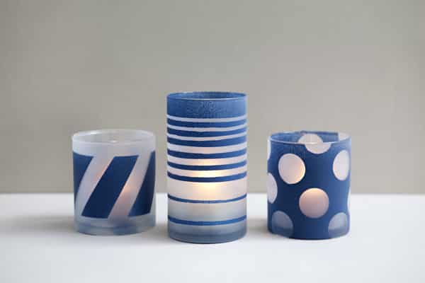 Decorar frascos de vidro é fácil e você consegue peças lindas (Foto: somethingturquoise.com)
