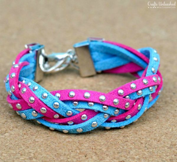 Faça vários destes braceletes de couro para diversificar os seus looks (Foto: craftsunleashed.com)