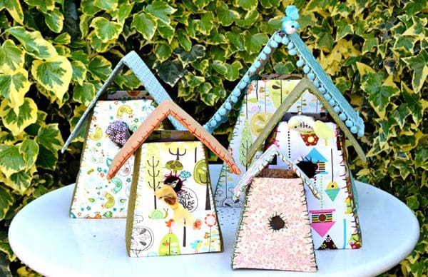 Casinha de papelão é barata para ser feita, mas pode render um dinheiro extra (Foto: pillarboxblue.com)