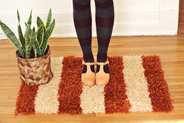 Invista em tapete de lã para todos os cômodos de seu lar (Foto: abeautifulmess.com)