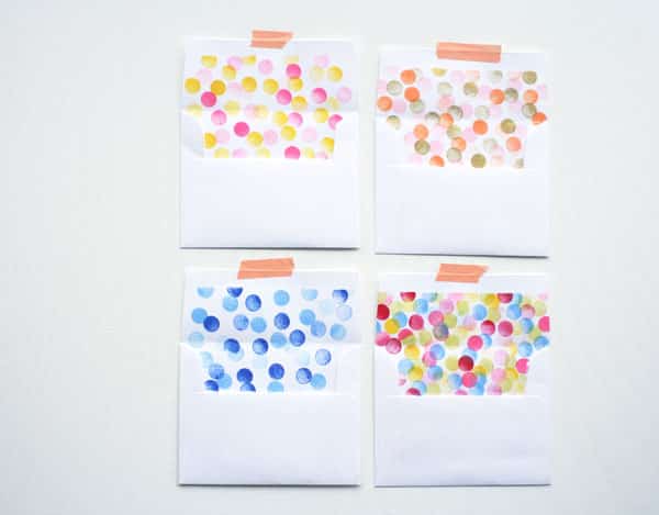 Envelopes carimbados são lindos e fáceis de serem conseguidos (Foto: ohhappyday.com)