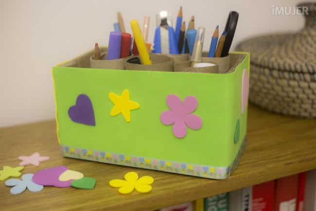 Este porta-pincel com material reciclado pode receber os elementos que você quiser usar nele (Foto: imujer.com)