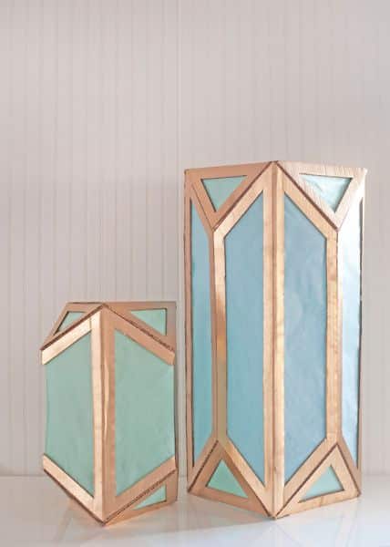 Lanterna moderna de papelão é linda e pode ser sofisticada se você investir no tom dourado (Foto: blog.etsy.com)