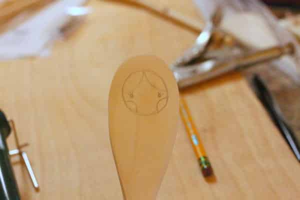 Como Decorar Colher de Pau Passo a Passo (Foto: thinkcrafts.com)