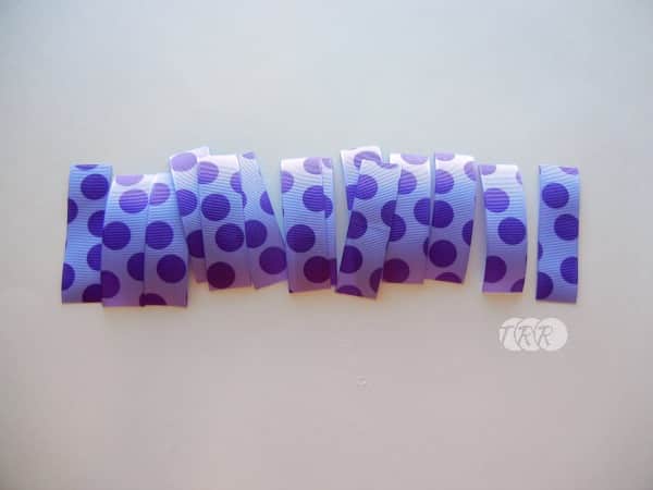 Como Fazer uma Flor com Fita Fácil (Foto: theribbonretreat.com)
