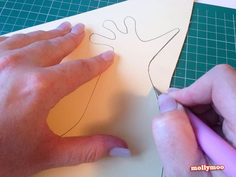 Galinha de Papel Machê Passo a Passo (Foto: mollymoocrafts.com)