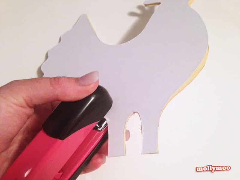 Galinha de Papel Machê Passo a Passo (Foto: mollymoocrafts.com)