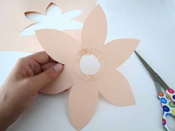 Aprenda como Fazer um Porta Vela de Flores Aprenda como Fazer um Porta Vela de Flores