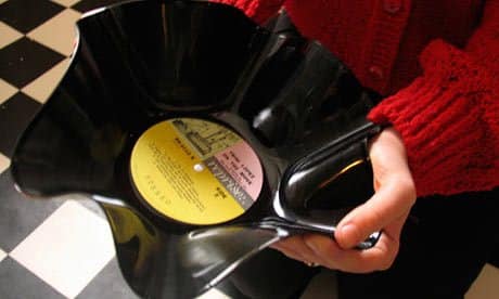 Artesanato com Disco de Vinil Velho Artesanato com Disco de Vinil Velho