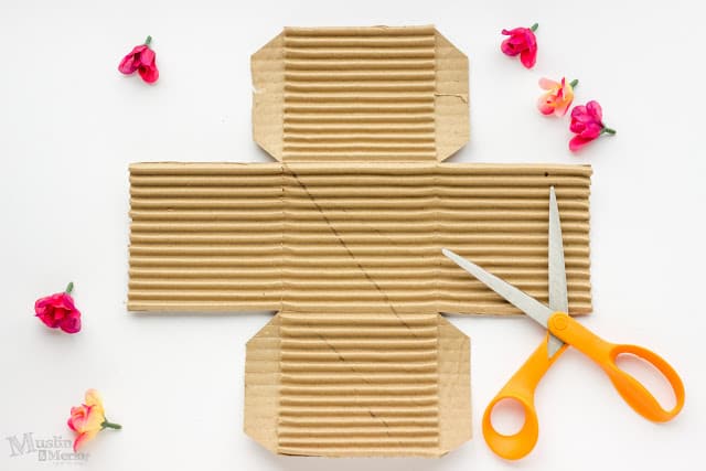Artesanato com Papelão Ondulado Artesanato com Papelão Ondulado