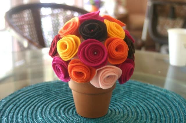 Dicas de Topiaria com Flores de Feltro Dicas de Topiaria com Flores de Feltro