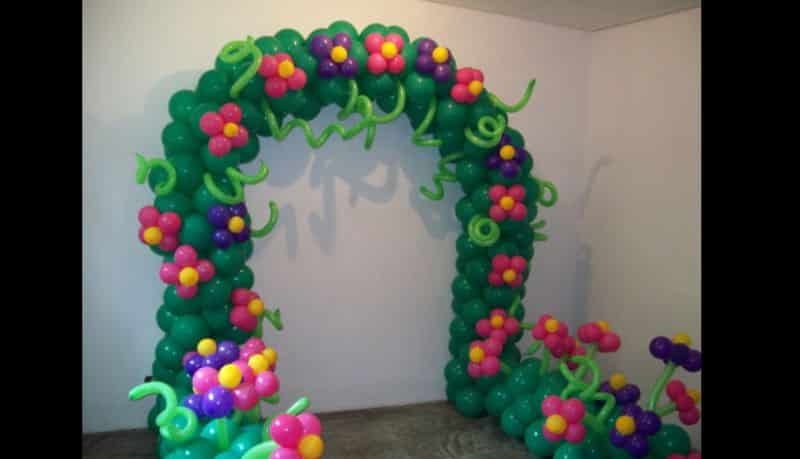 arco de baloes com flores arco de baloes com flores