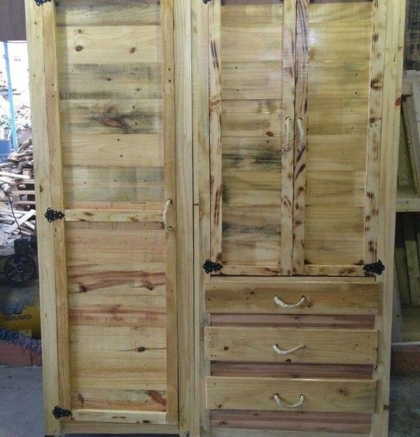 armario com portas e gaveta feito de pallet