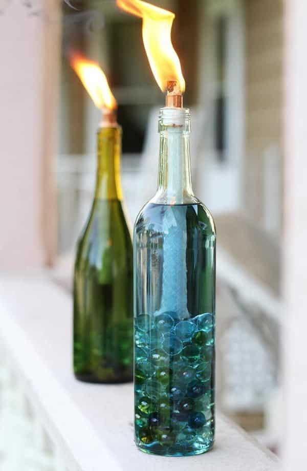 decoração na garrafa de vinho