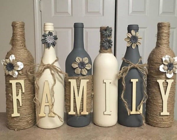 garrafa de vinho decorada com sisal