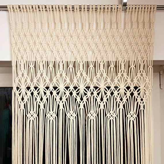 cortina feita de macrame com barbante