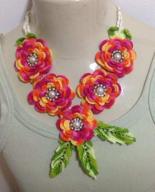 colar de flores