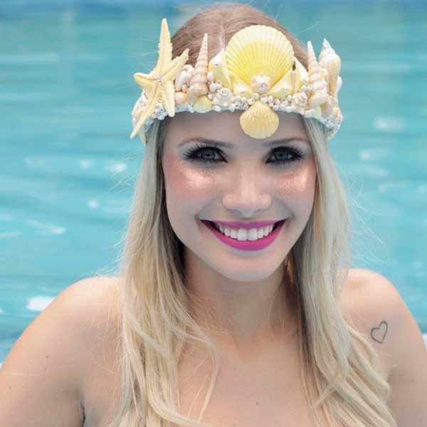 Tiara sereia amarela com conchas