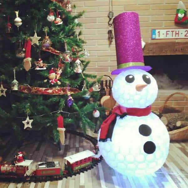 Boneco de neve extravagante com cartola