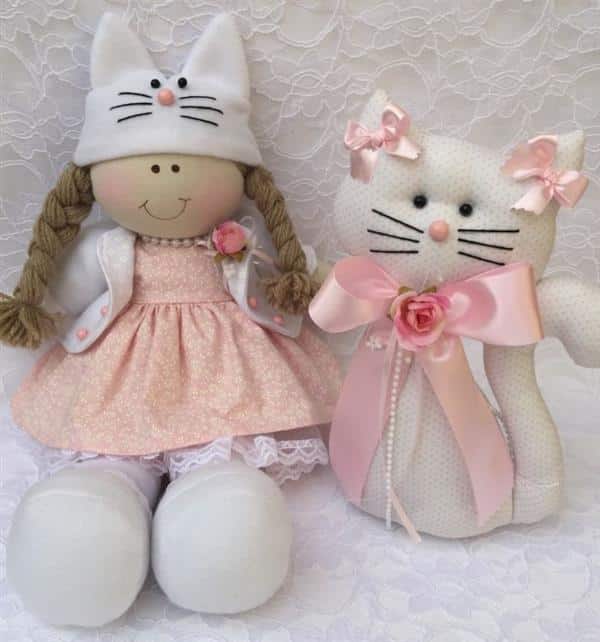 boneca de pano com vestido rodado