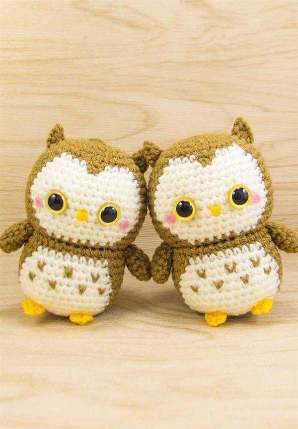 coruja amigurumi