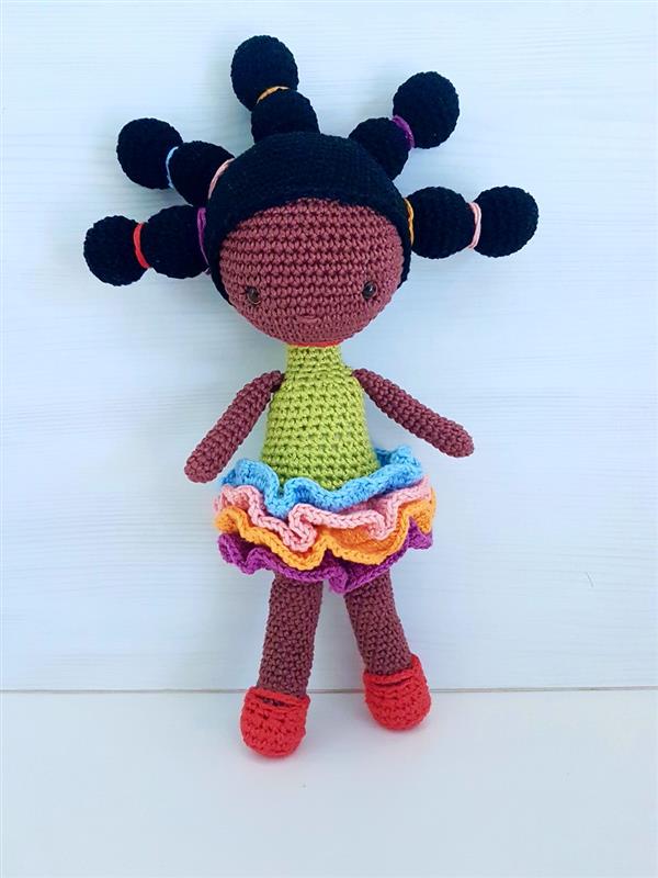 boneca de croche negra