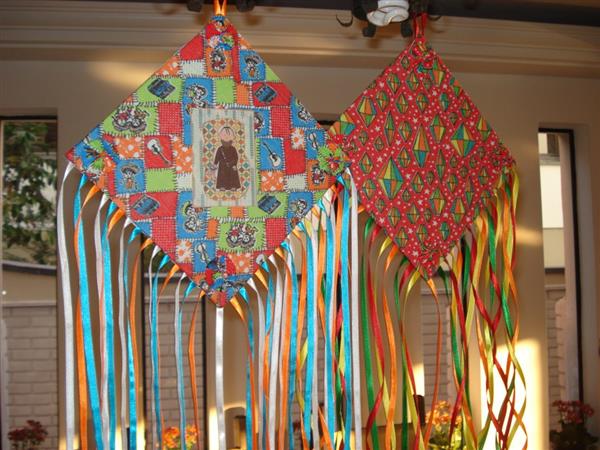 como fazer decoração de festa junina