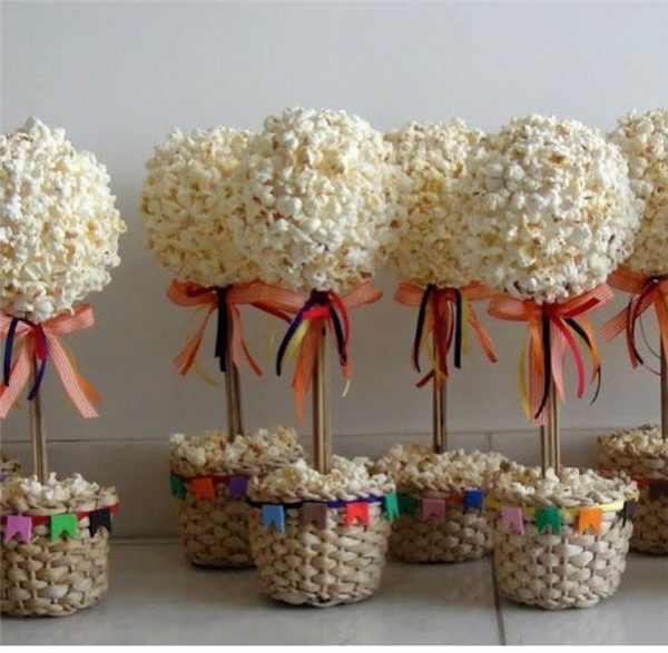 topiaria de festa junina com pipoca