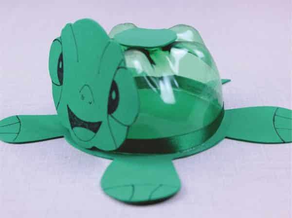 tartaruga de garrafa pet