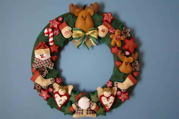 guirlanda com papai noel de feltro