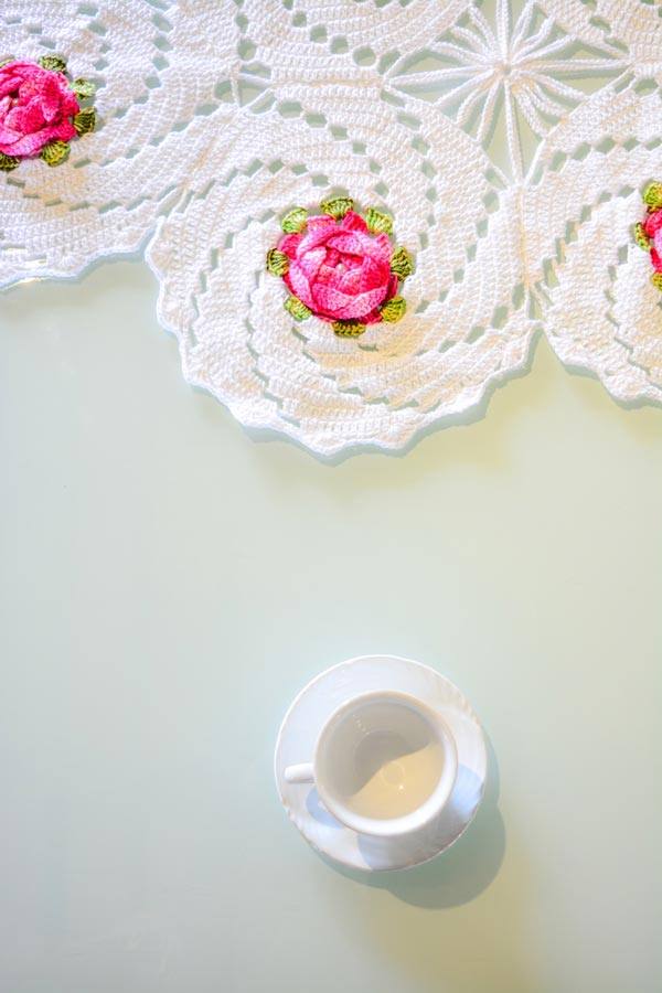 Caminho de Mesa de Crochê com flores