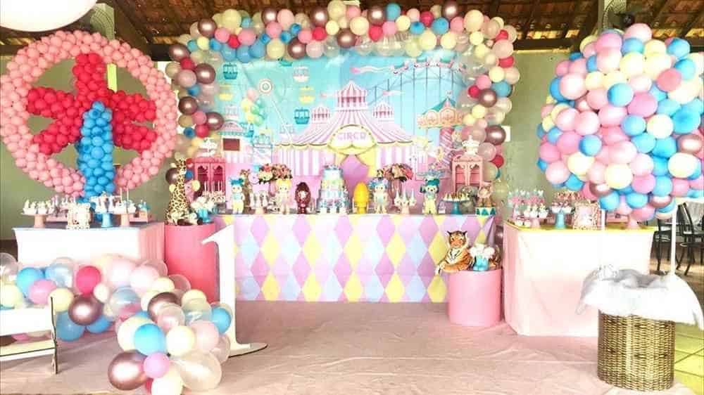 festa circo rosa com bolas
