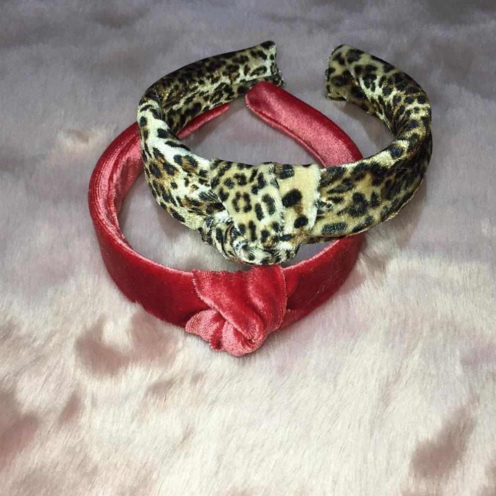 tiara de veludo na moda