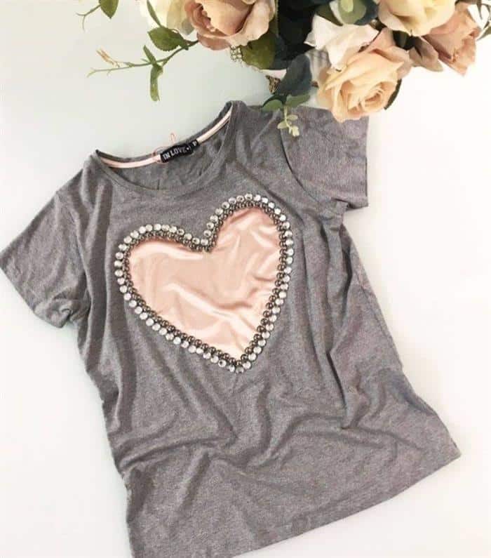 como personalizar camisetas com coração de tecido