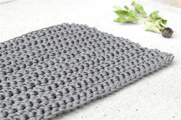 tapete de croche retangular cinza