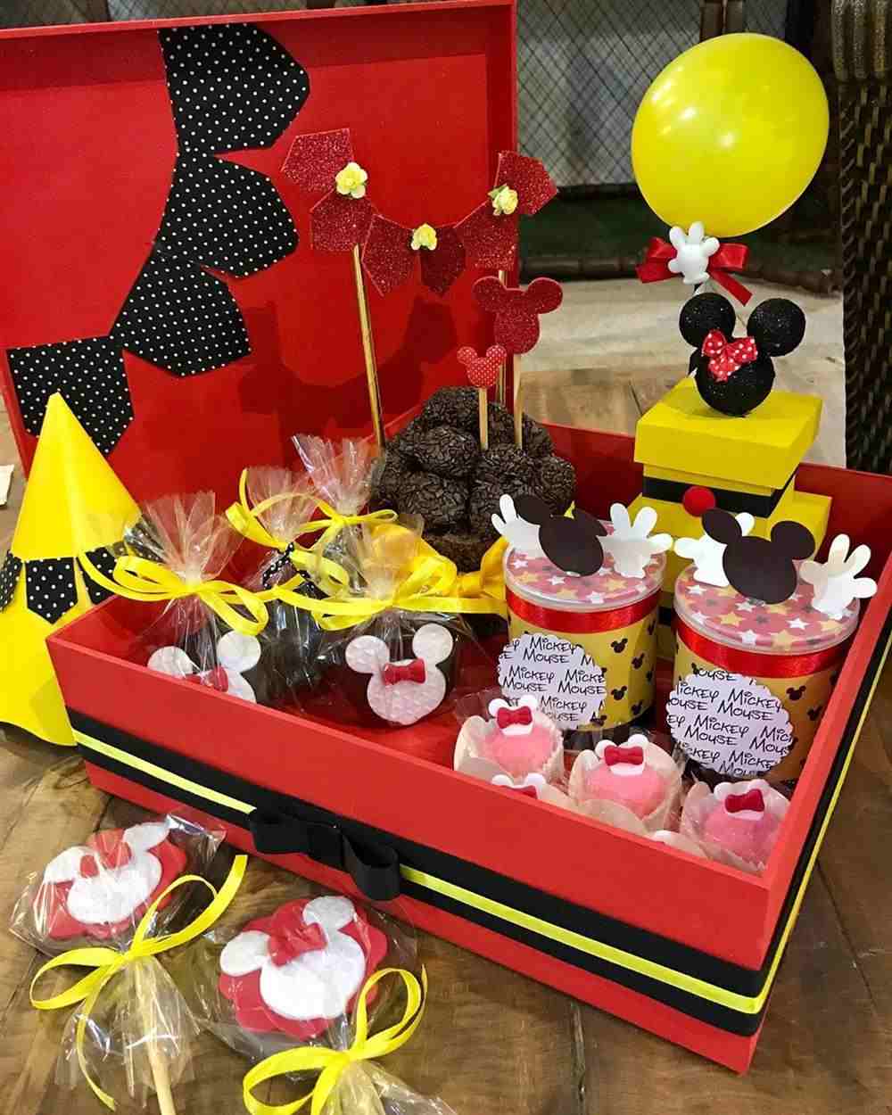 tema mickey vermelho e amarelo