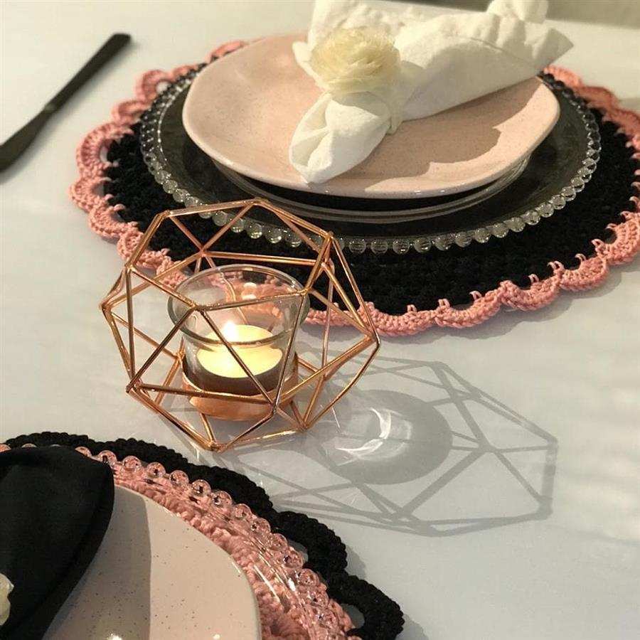 jogo preto e rosa para mesa chique