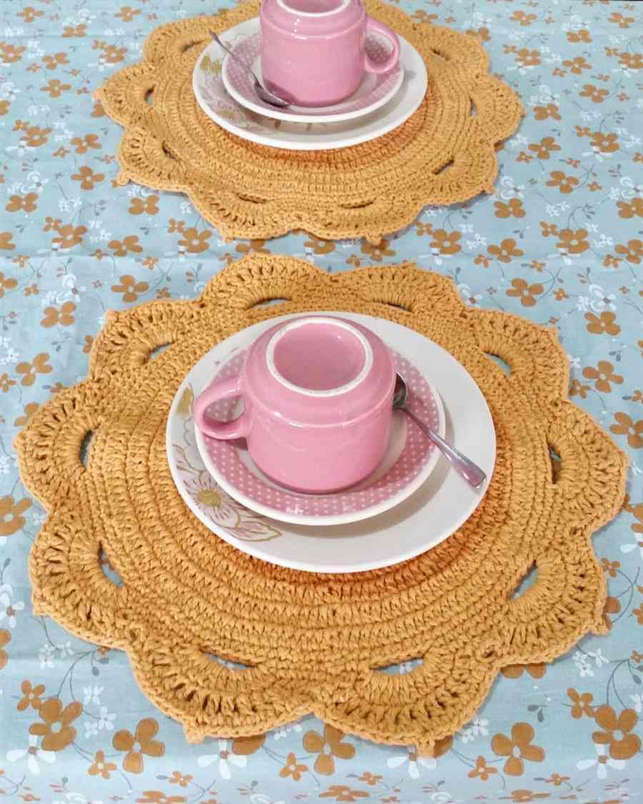 mesa posta para o cafe da tarde