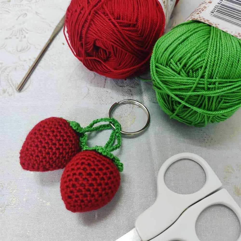 morango amigurumi