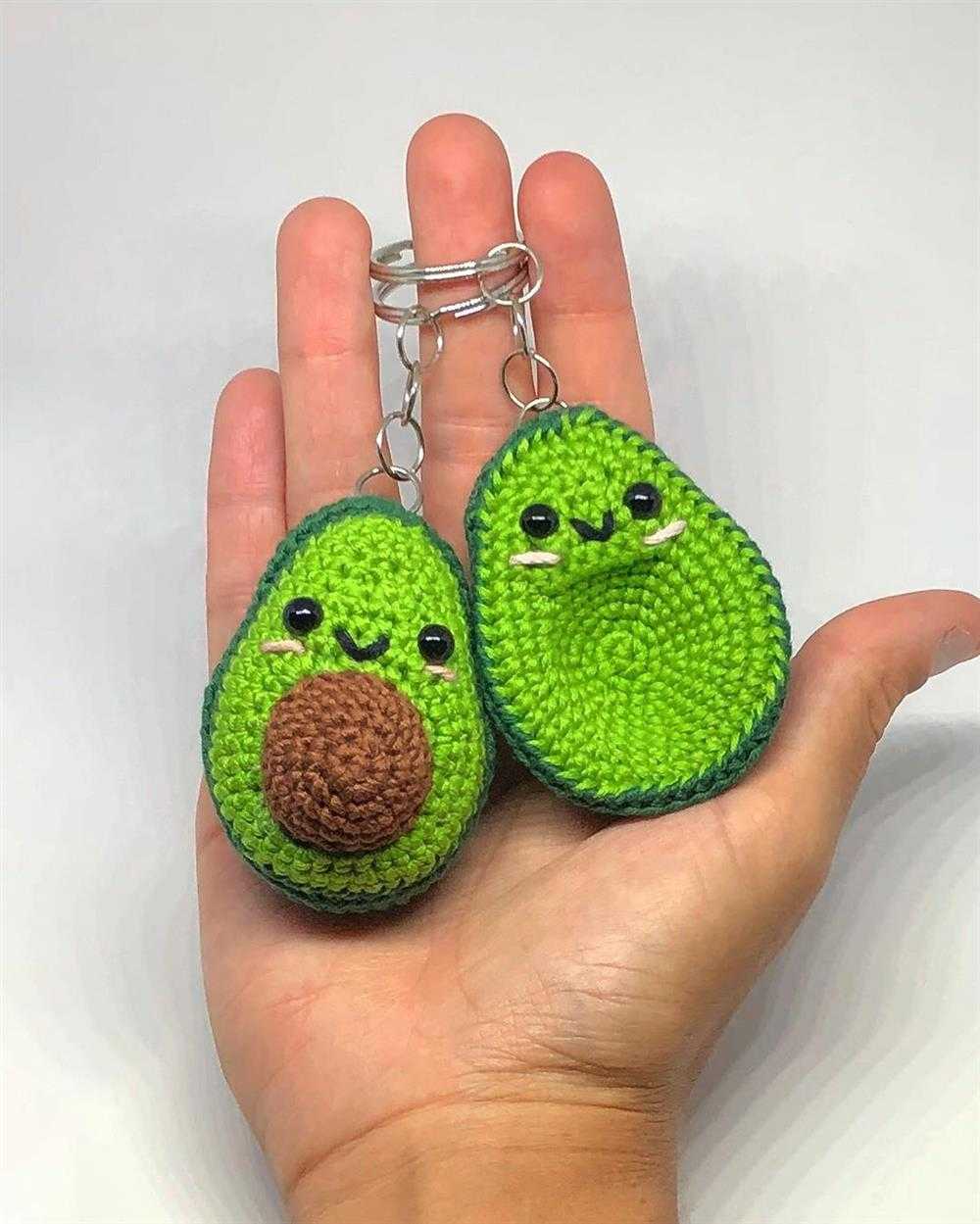 abacate kawaii em croche