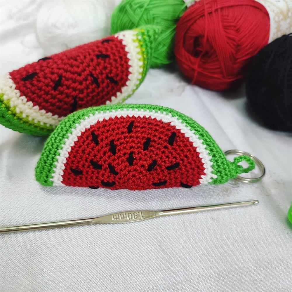 chaveiro melancia de croche