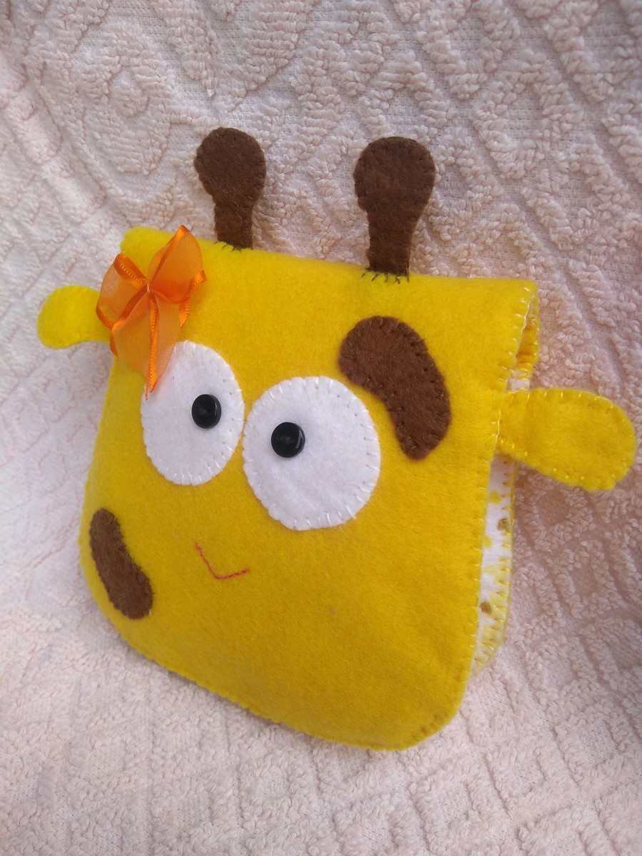 de feltro com carinha de bichinho