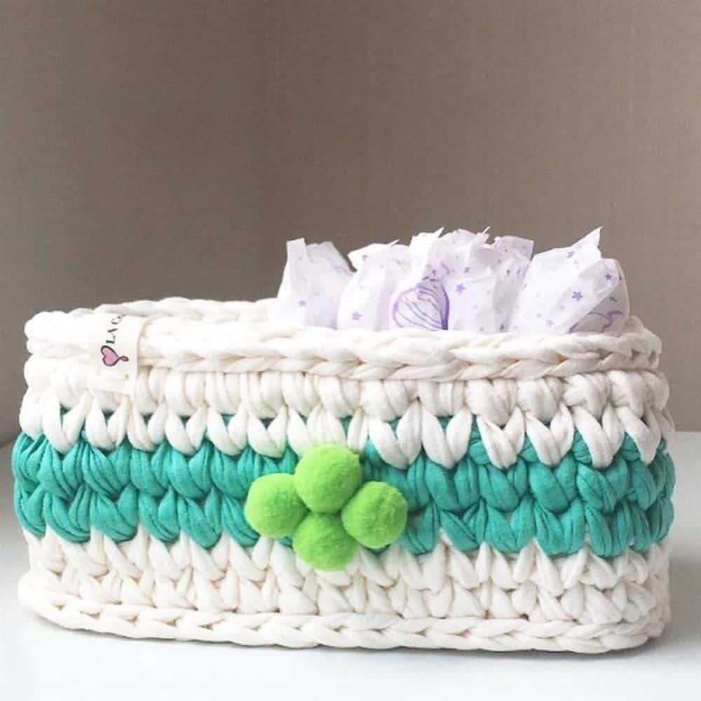 modelo em croche com fio de malha