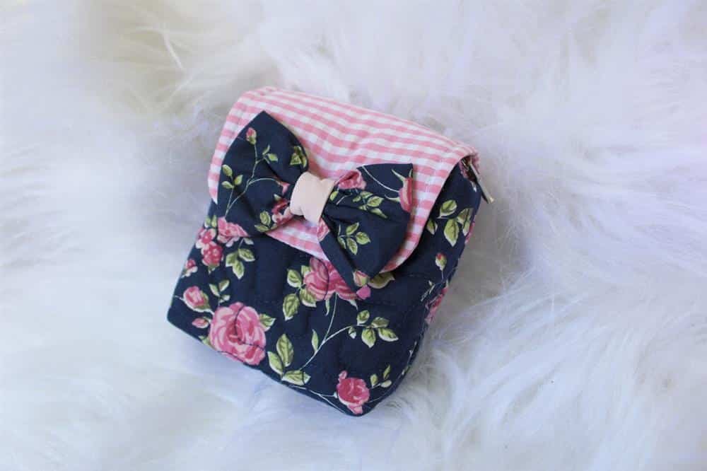 bolsa porta absorvente com laço