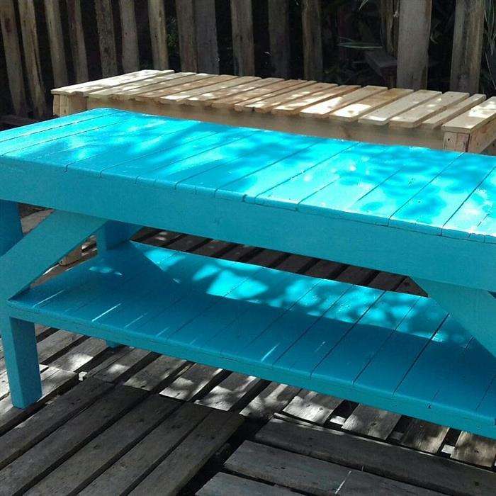 banco de pallet azul